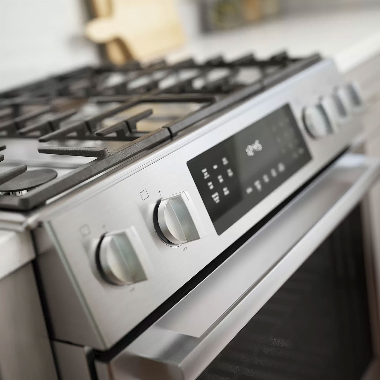Bosch 800 Series 30 In. Stainless Steel Gas Slide-In Range - HGI8056UC