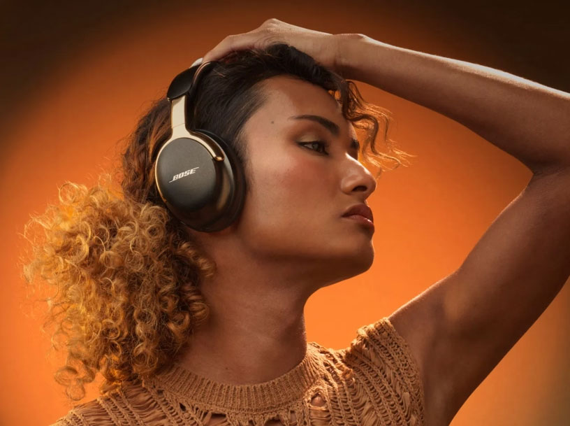 Bose QuietComfort Ultra (2nd Gen) Wireless Noise Cancelling Headphones in Desert Gold - 890101-0400
