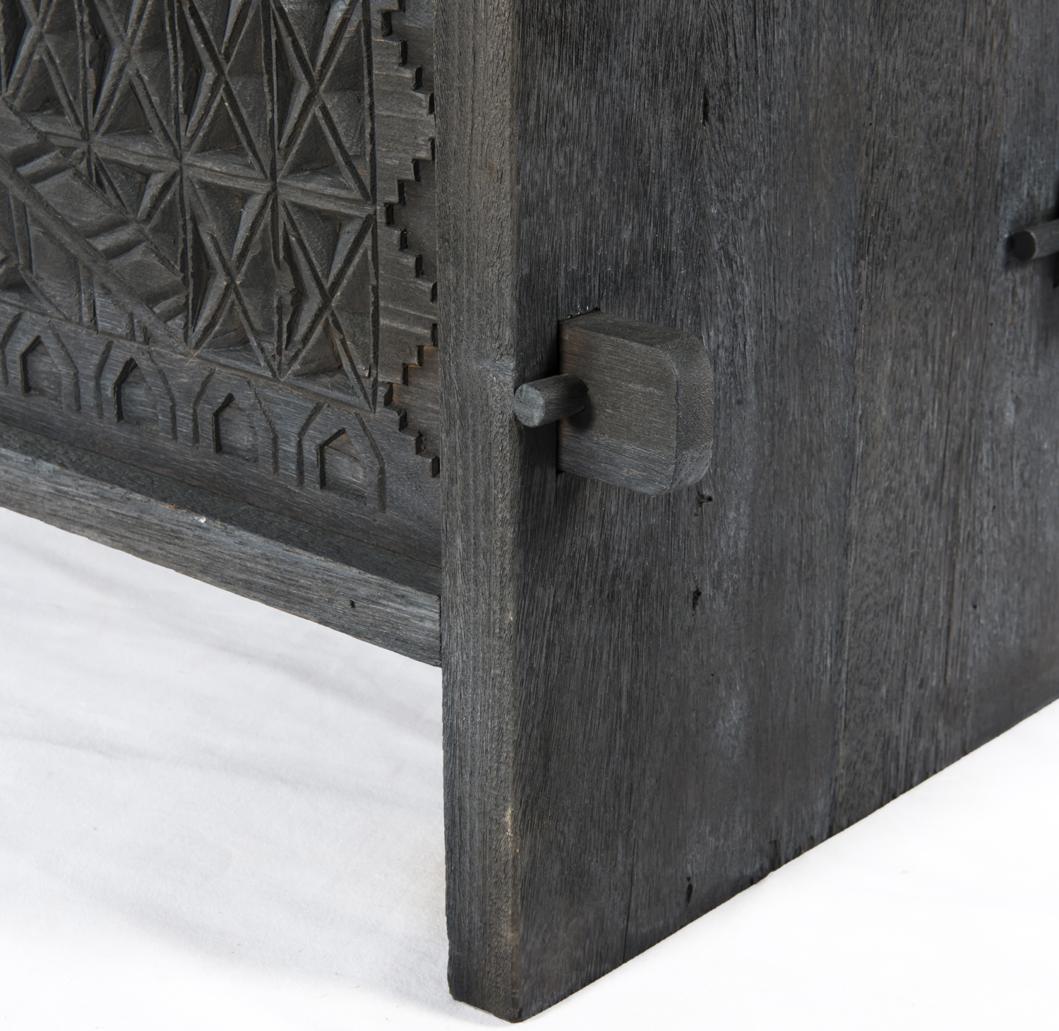 Four Hands Maya Collection Columbus Trunk Console - IMYA-002